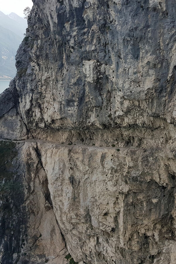 Sentiero dei Contrabbandieri: Avventura a Riva del Garda
